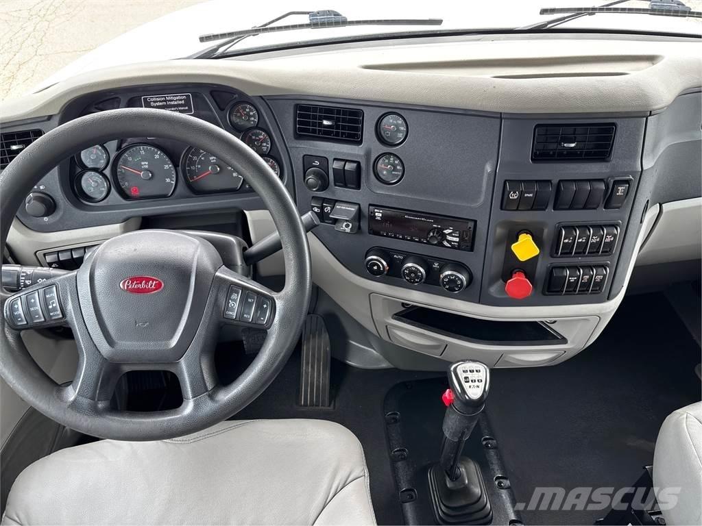 Peterbilt 567 Vetopöytäautot