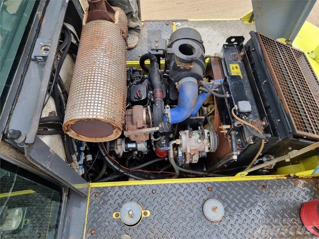 Ammann AP240 Kumipyöräjyrät
