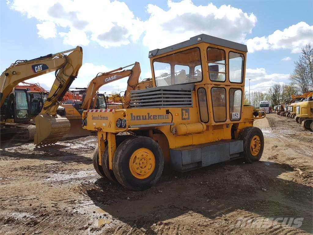 Bomag SGW-17 Kumipyöräjyrät