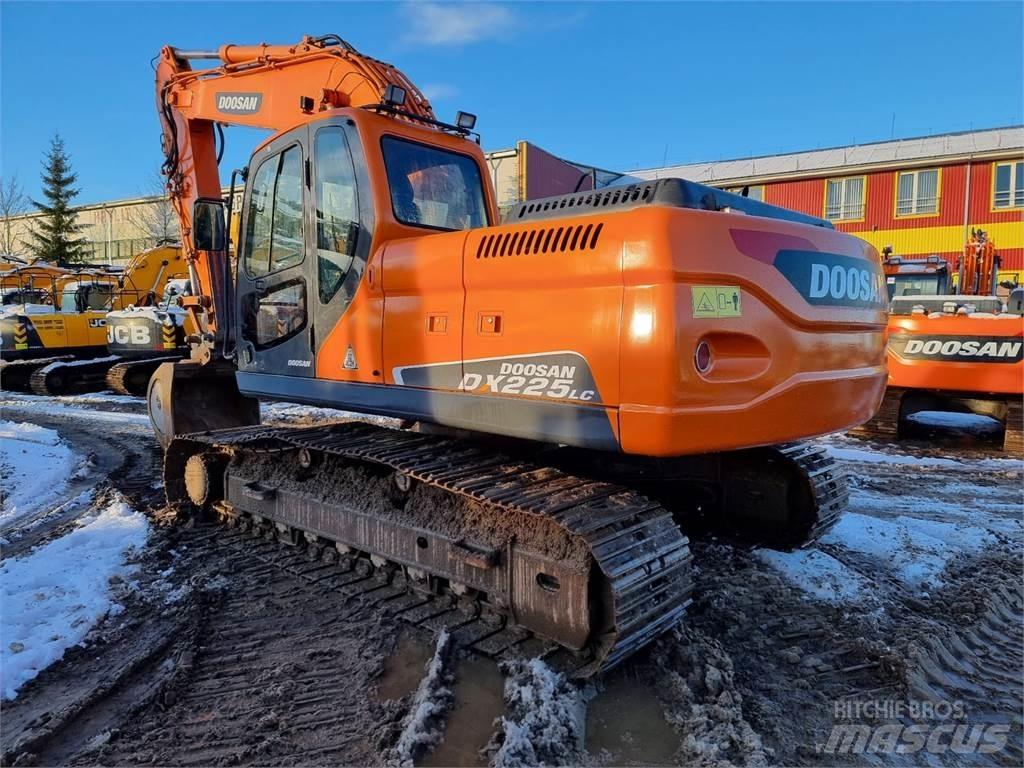 Doosan DX225LC Telakaivukoneet