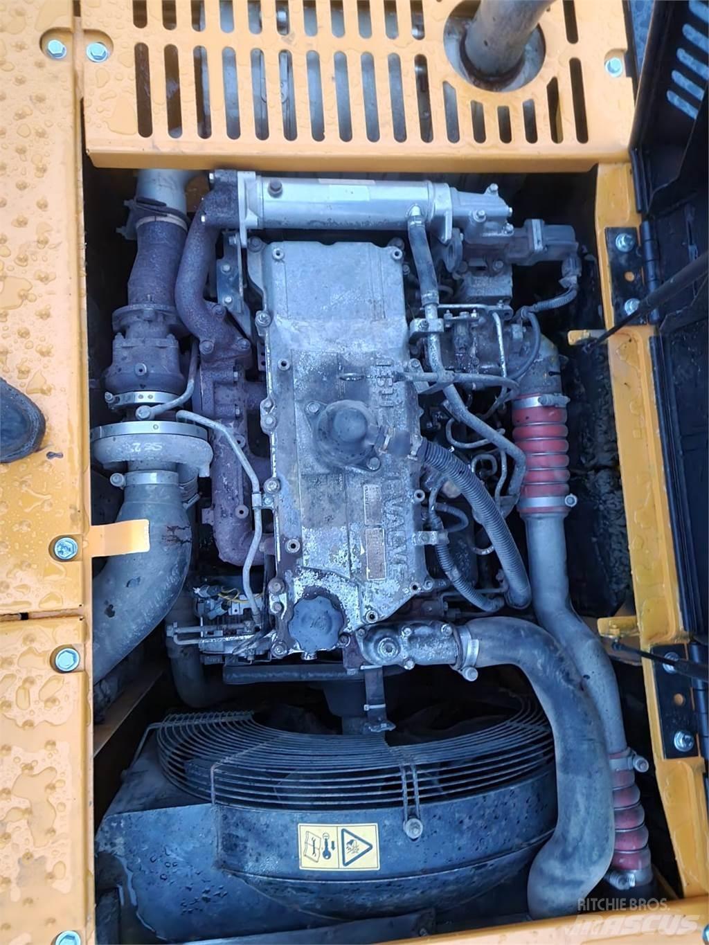 JCB JS220LC Telakaivukoneet