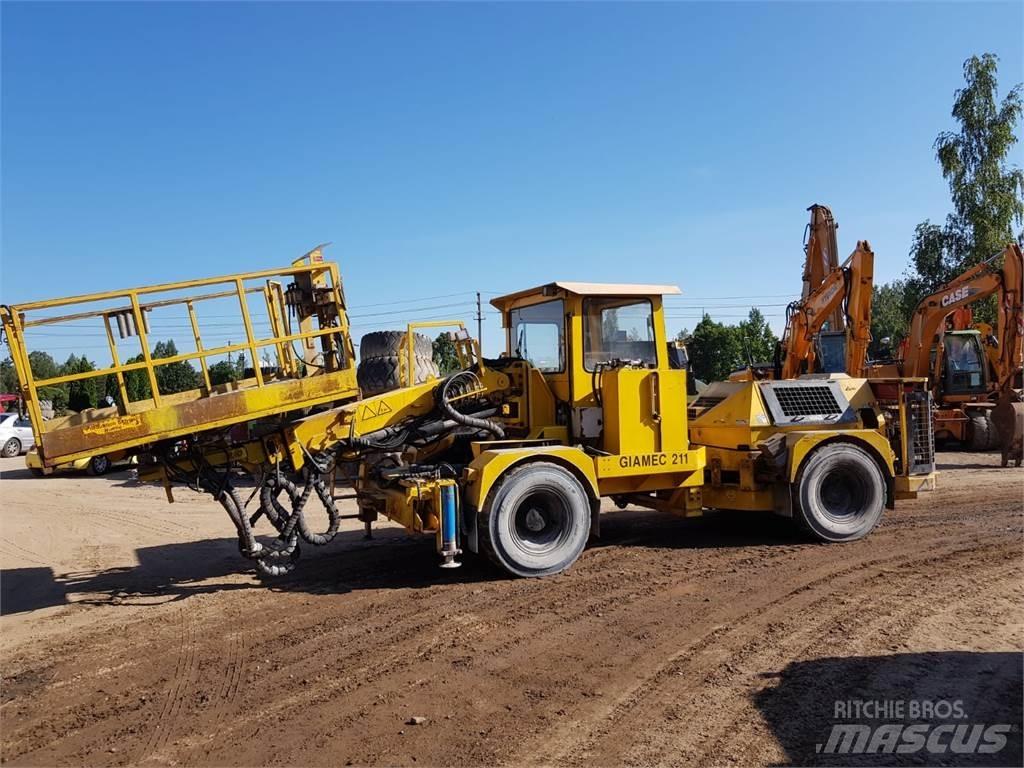 Kita UV211 SP25BG06 Pyöräkuormaajat