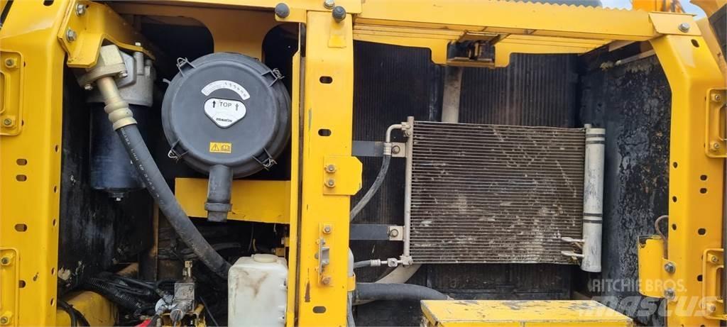 Komatsu PC210LC Telakaivukoneet