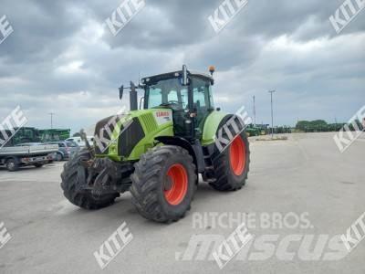CLAAS Axion 820 Traktorit