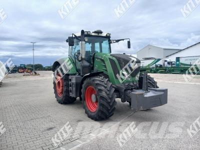 Fendt 826 VARIO Traktorit