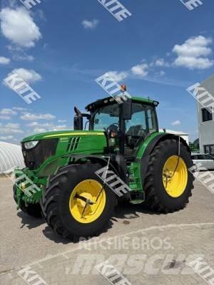 John Deere 6215R Traktorit