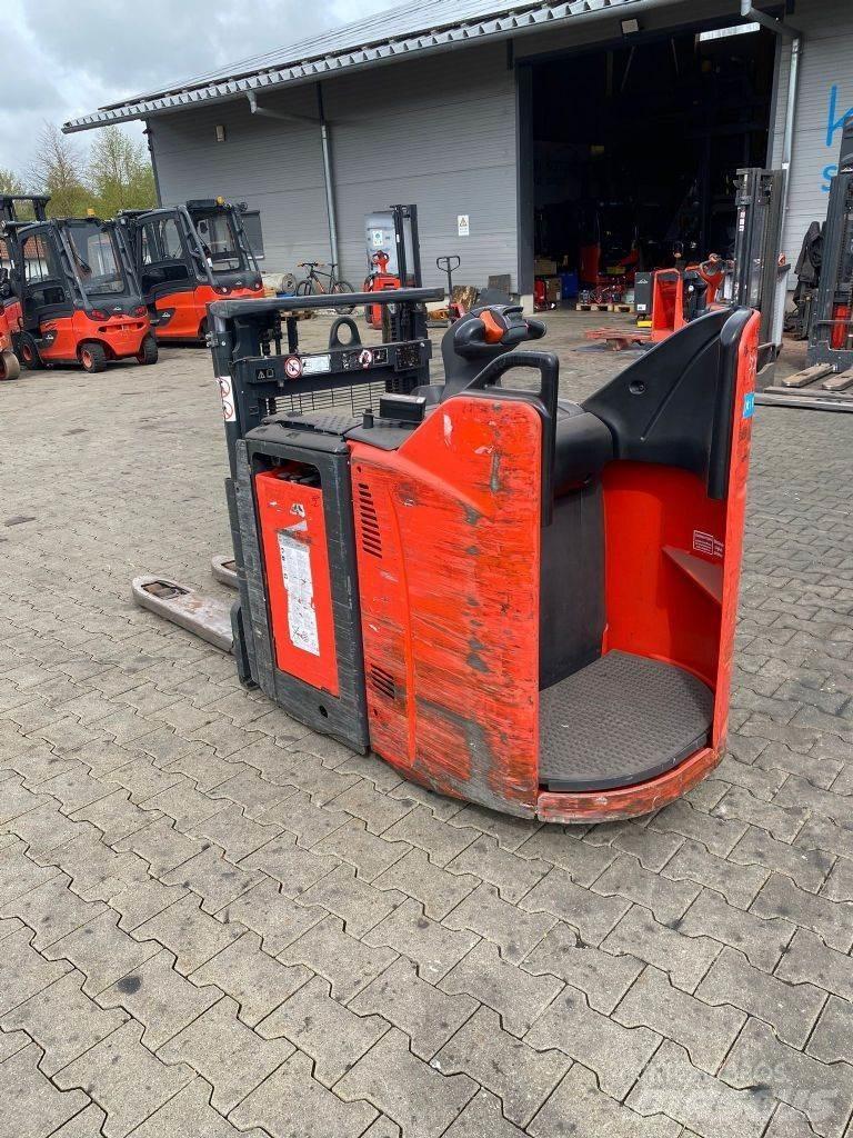 Linde D 12 SP Käyden ajettavat pinoamistrukit