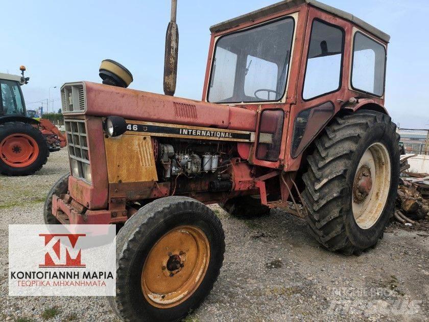 International 1046 Traktorit