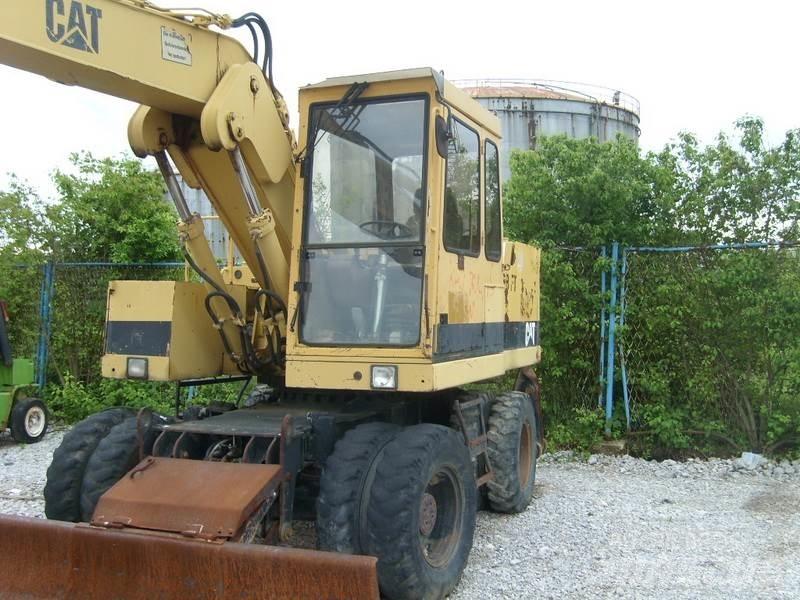 CAT 206 BFT Pyöräkaivukoneet