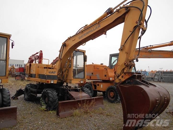 CAT 212B FT Pyöräkaivukoneet