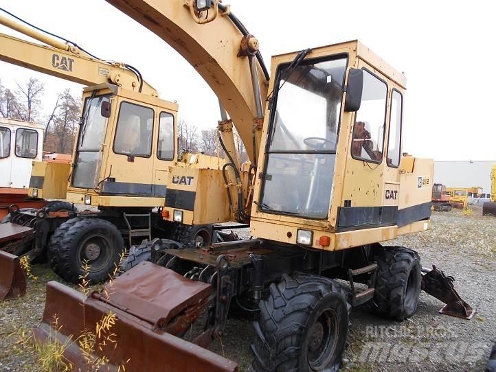 CAT 212B FT Pyöräkaivukoneet