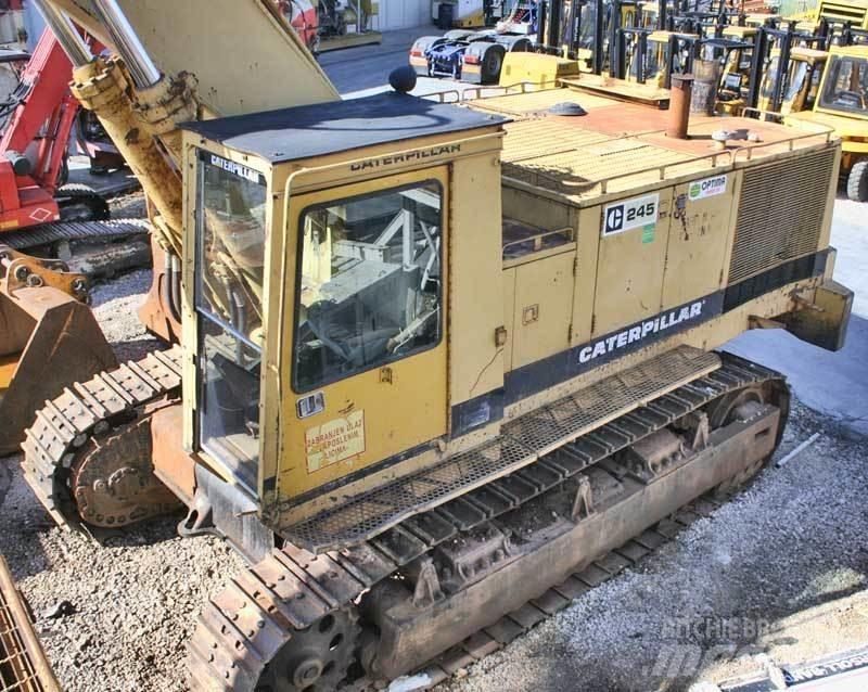 CAT 245 Telakaivukoneet