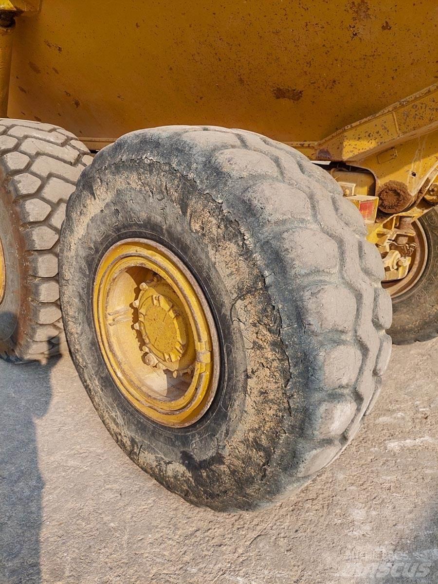 CAT D250E Dumpperit