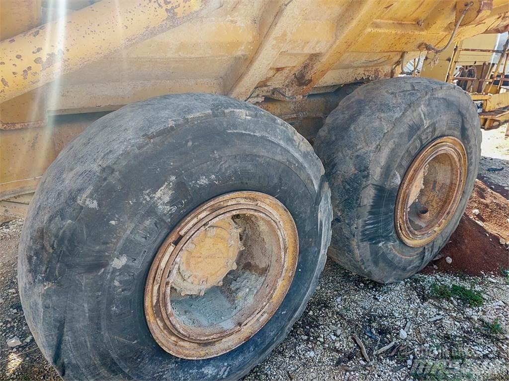 CAT D300B Dumpperit