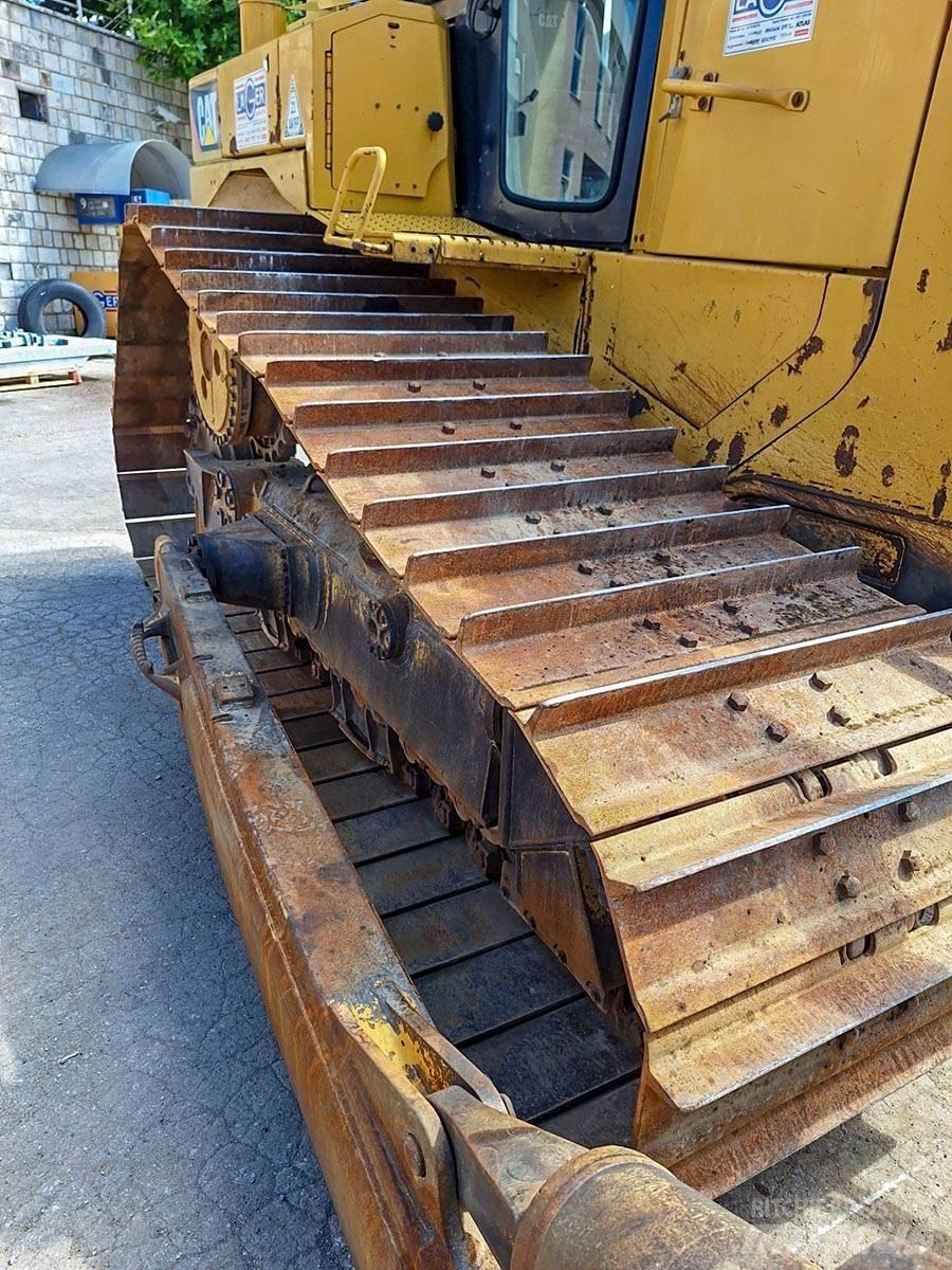 CAT D6T Telaketjupuskutraktorit