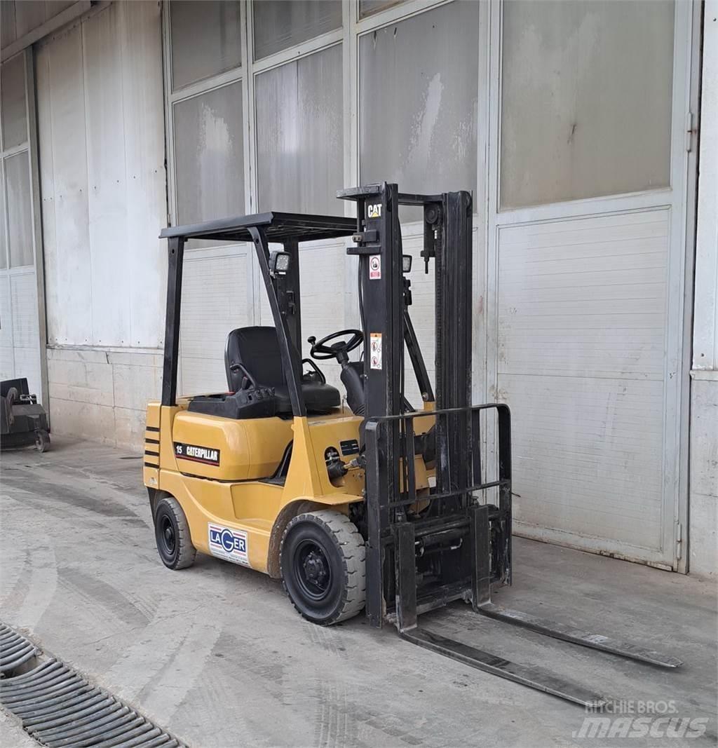 CAT DP15 Dieseltrukit
