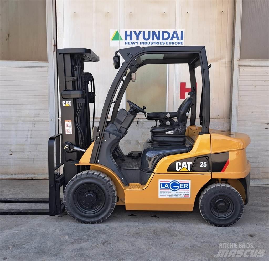 CAT DP25N Dieseltrukit