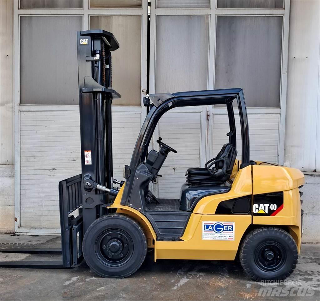 CAT DP40NT Dieseltrukit