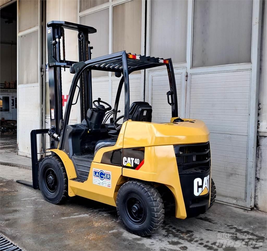 CAT DP40NT Dieseltrukit