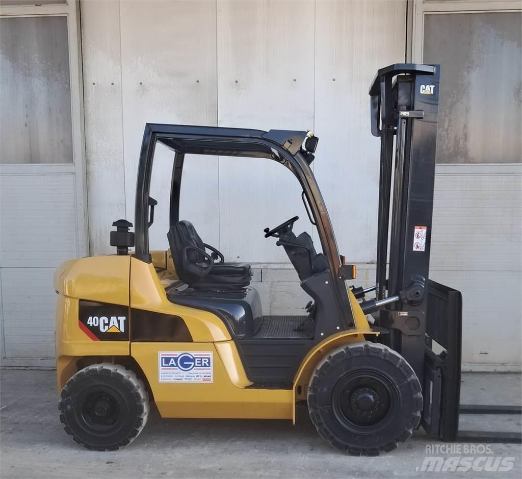 CAT DP40NT Dieseltrukit