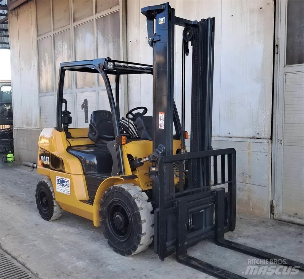 CAT DP40NT Dieseltrukit