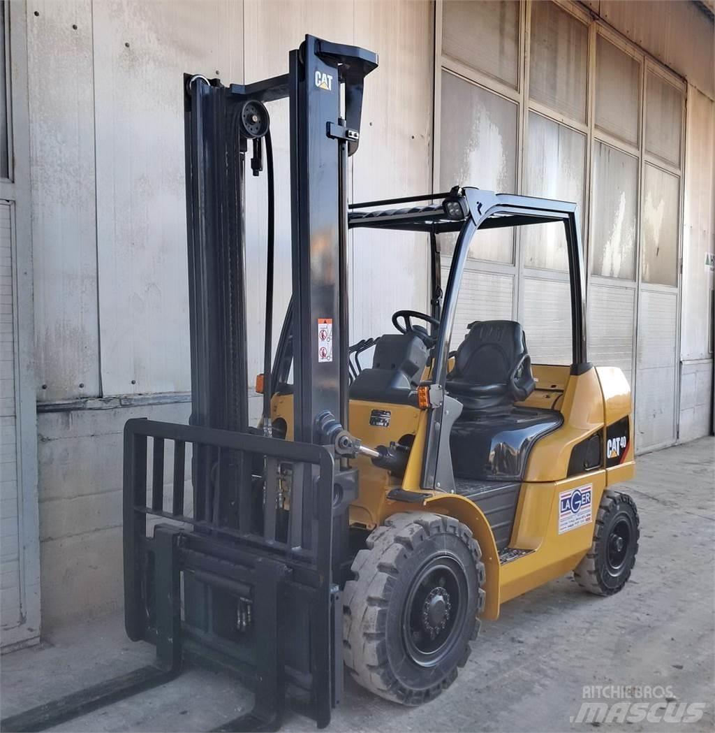 CAT DP40NT Dieseltrukit