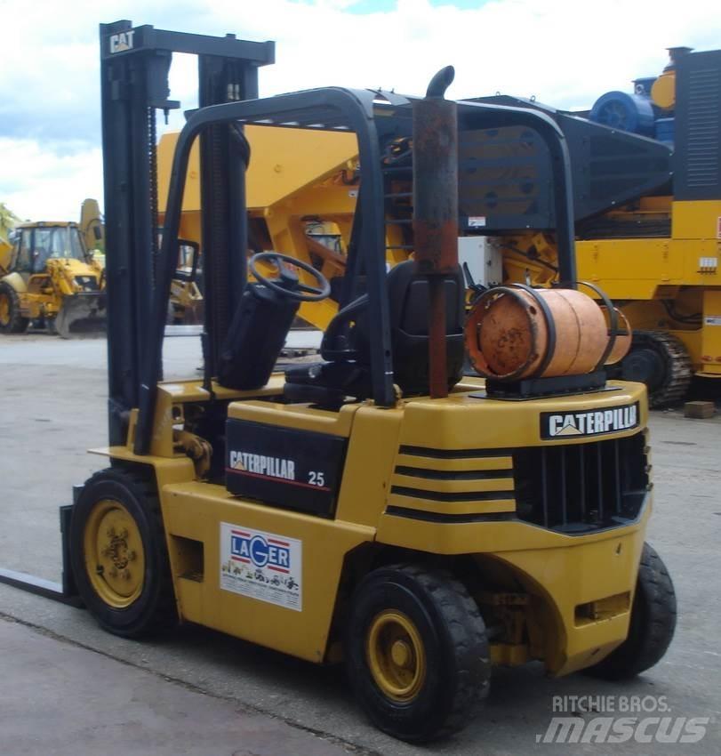 CAT GP25-2 Nestekaasutrukit