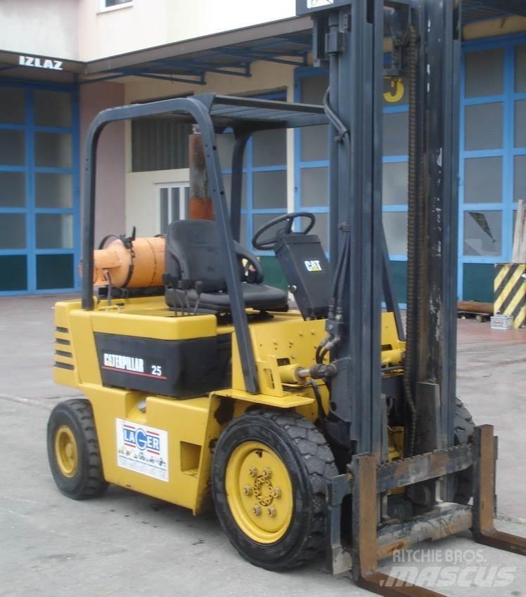 CAT GP25-2 Nestekaasutrukit
