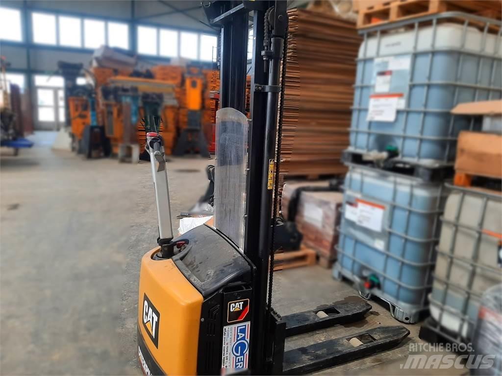 CAT NSP12N Lavansiirtotrukit