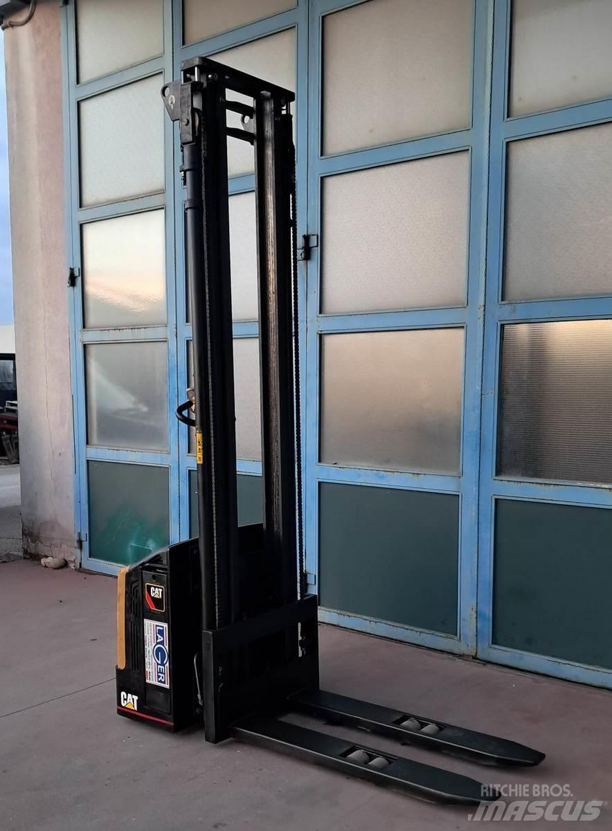 CAT NSP12N Lavansiirtotrukit