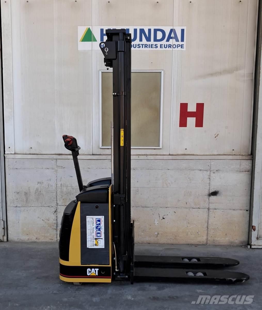 CAT NSP16K Lavansiirtotrukit