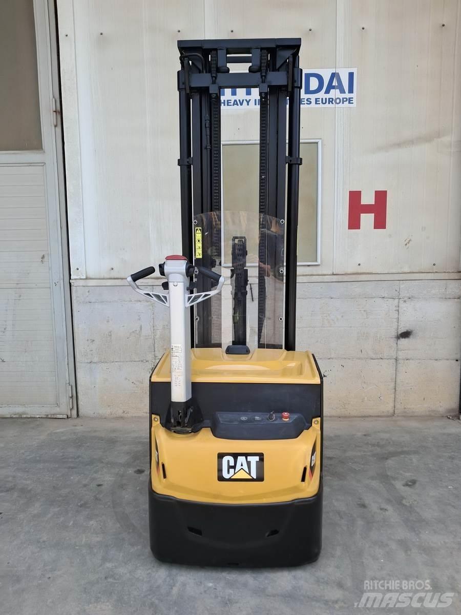 CAT NSP16N2 Lavansiirtotrukit
