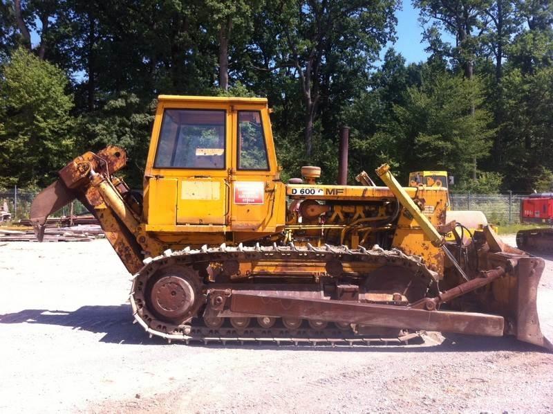 Hanomag D600 Telaketjupuskutraktorit