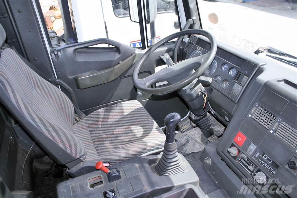 Iveco 720E42 Vetopöytäautot