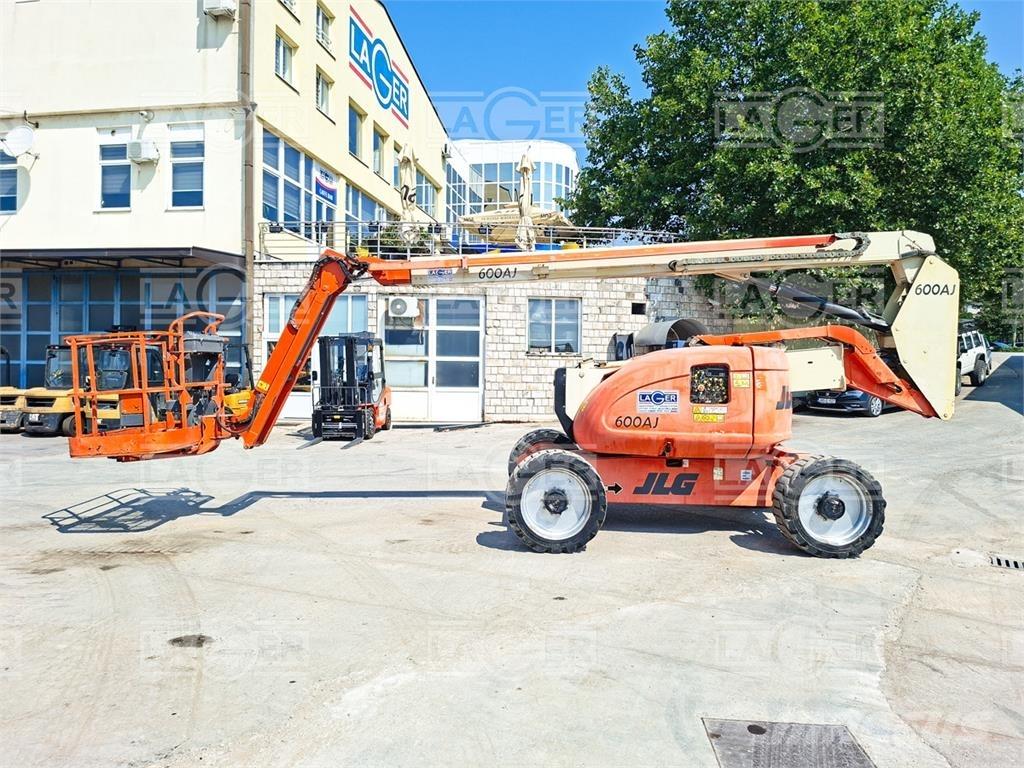 JLG 600AJ Kuukulkijat
