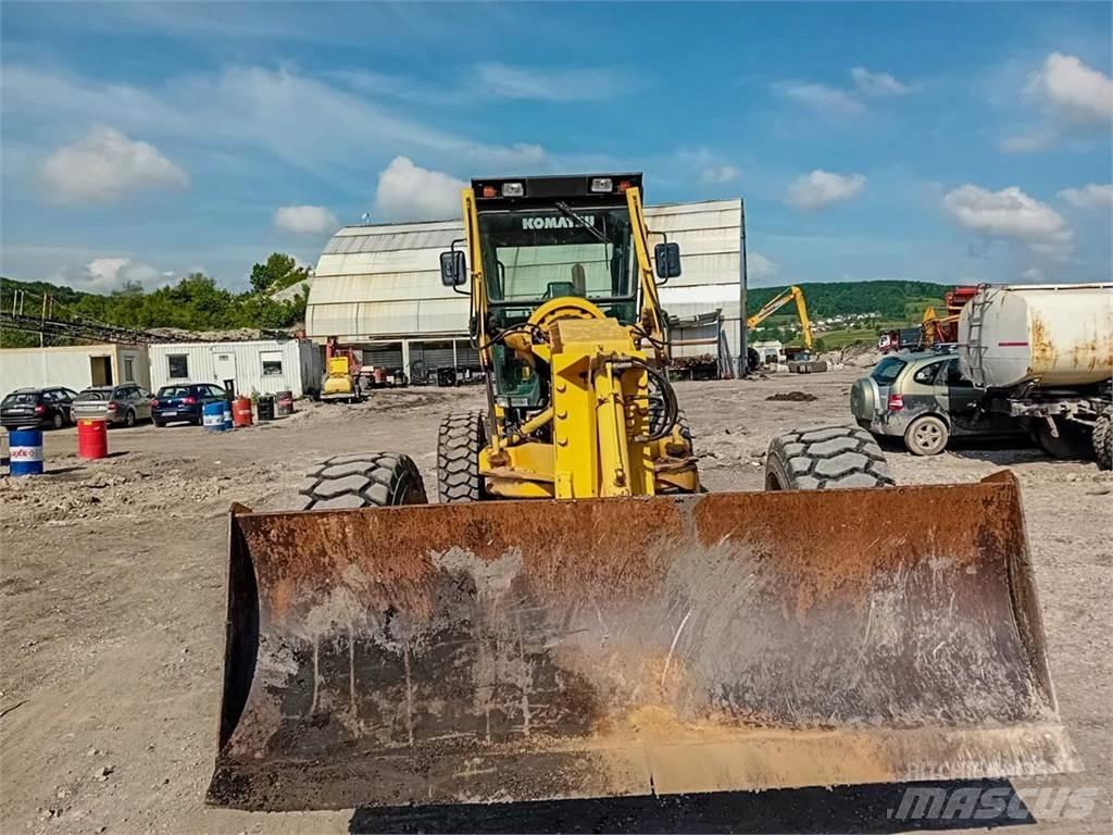 Komatsu GD655-3A Tiehöylät
