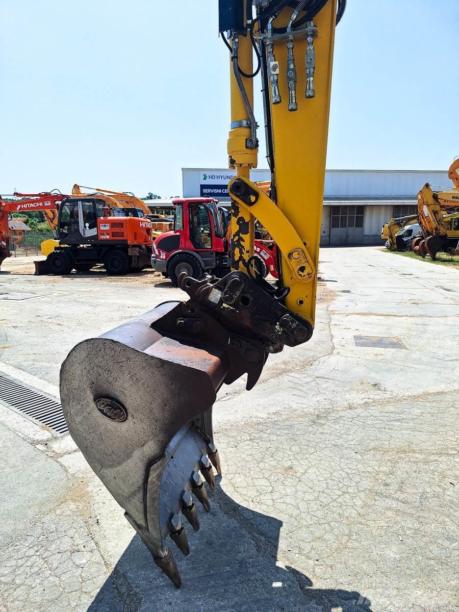 Komatsu PW118MR-8 Pyöräkaivukoneet