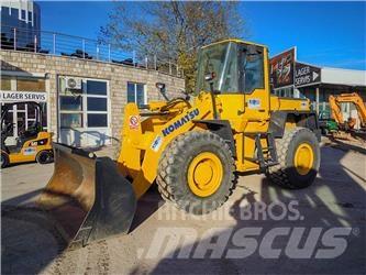 Komatsu WA270 Pyöräkuormaajat