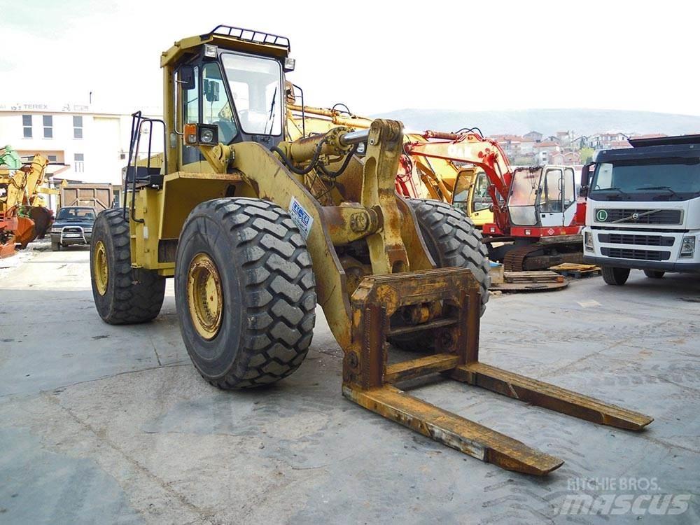 Komatsu WA500-1 Pyöräkuormaajat