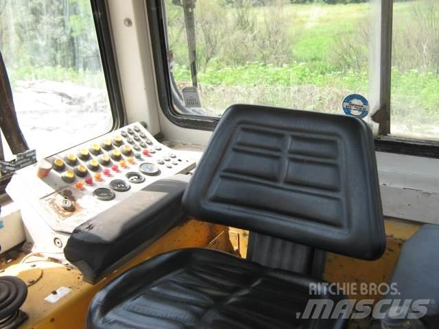 Liebherr PR 732 L Telaketjupuskutraktorit