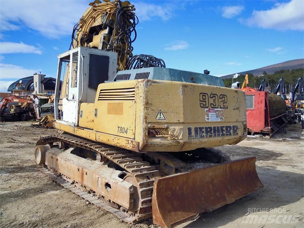 Liebherr R932 T Telakaivukoneet
