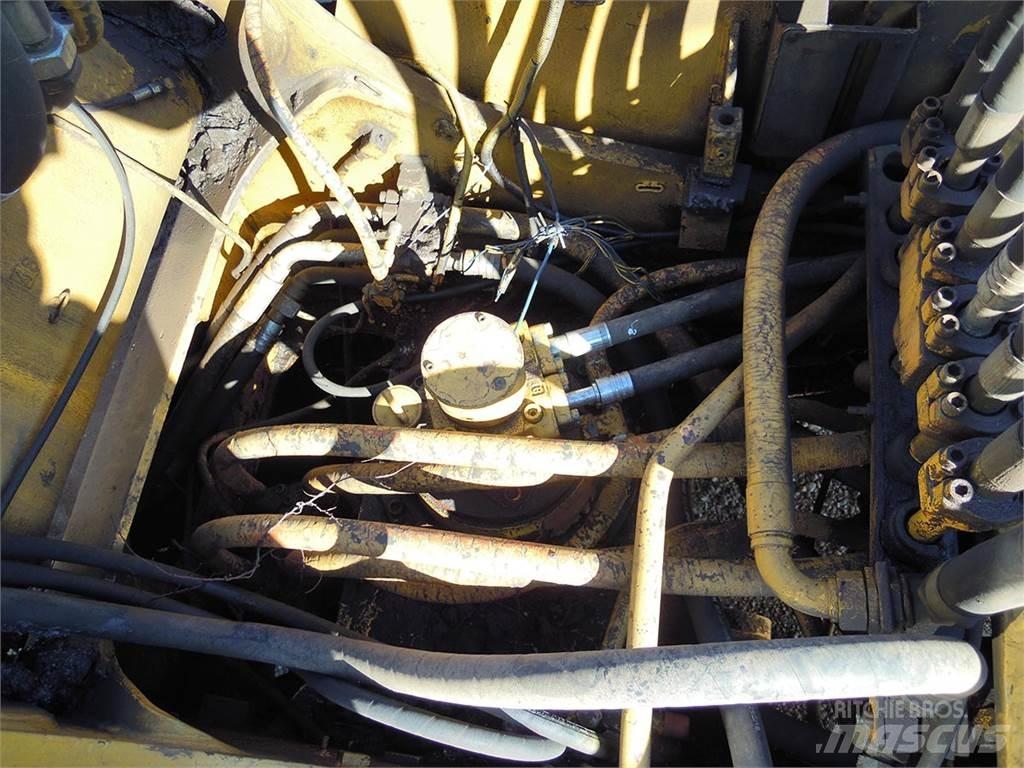 Liebherr R932HDSL Telakaivukoneet