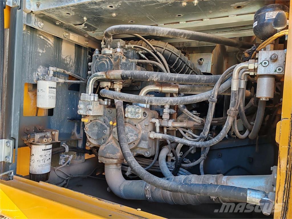 Liebherr R938 NLC Telakaivukoneet