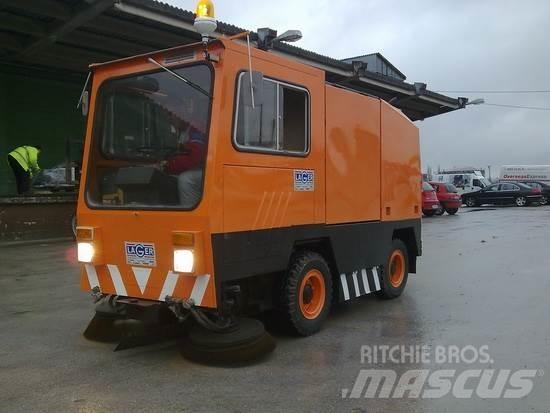 Mfh 2100D Lakaisuautot