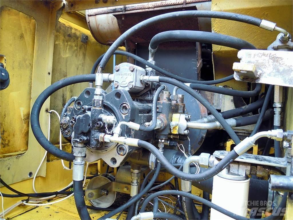 New Holland E305 Telakaivukoneet