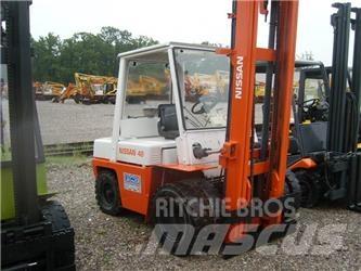Nissan 40 Dieseltrukit