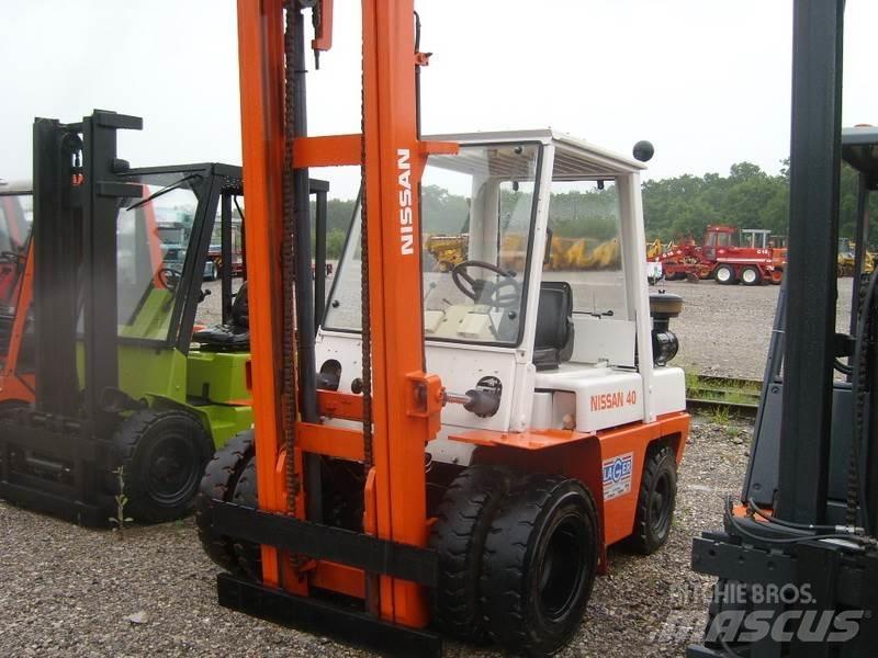 Nissan 40 Dieseltrukit