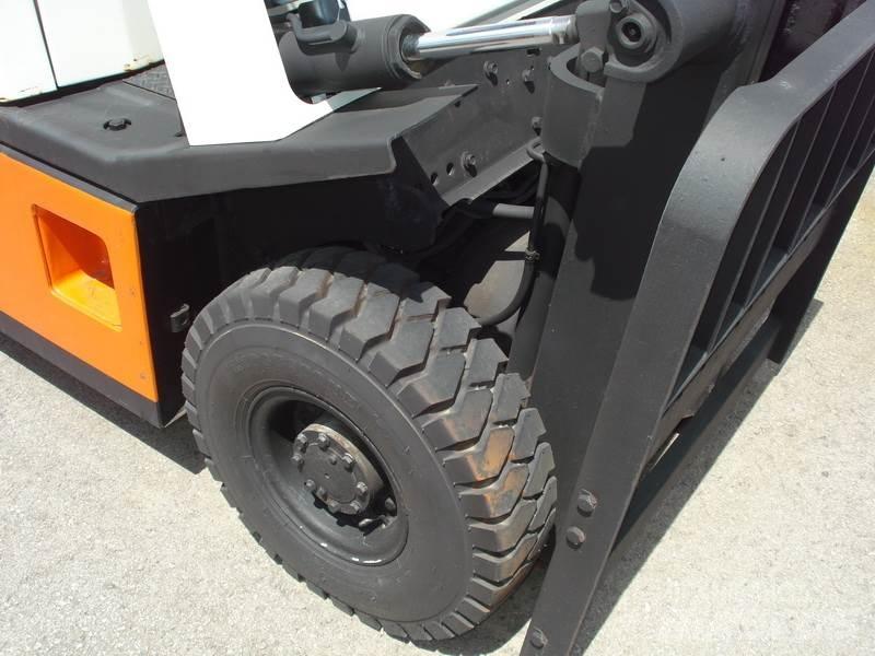 Nissan H01A15 Nestekaasutrukit