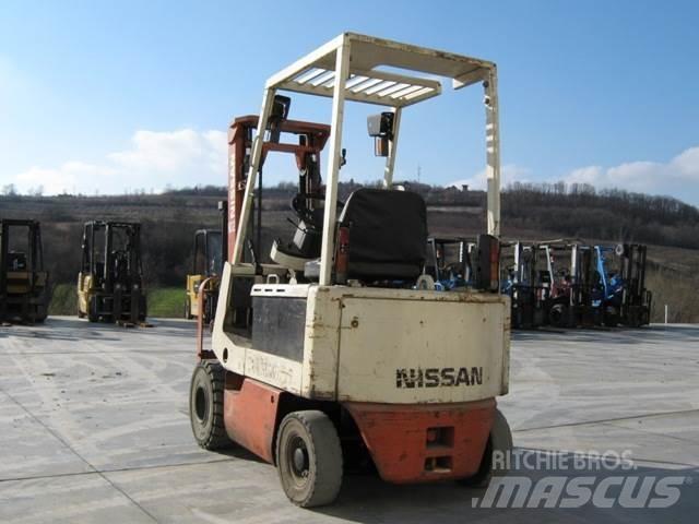Nissan M01L15 Sähkötrukit