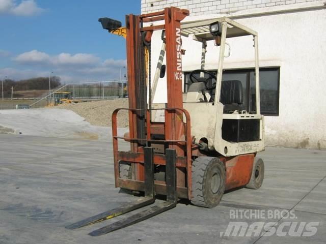 Nissan M01L15 Sähkötrukit